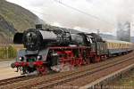 03 1010 und 242 151-9 mit dem Rheingoldzug am 22.03.2014 in Oberwesel.