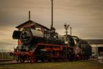 Das Personal von 41 1144 breitet ihre Maschine gewissenhaft f�r die R�ckreise aus Arnstadt vor.
24.01.2016 