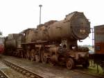 Auch so kann eine Dampflok aussehen: 50 3618 am 27.09.2003 im Traditions-Bw in Sta�furt.