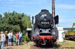 50 3552-2 nimmt neue G�ste f�r F�hrerstandsmitfahrten beim Lokschuppen-Fest in Hanau am 14.06.2015 auf.