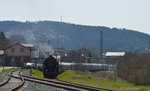 50 3501 (MDV) zog ihren SDZ nach der Ankunft in Meiningen ins Gel�nde des DLW.