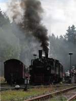 99 5906-5 und 99 5902 standen mit dem Traditionszug im Bahnhof Schierke am 13.08.2014
