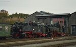 99 1785-7 und 99 1741-0 wurden am 30.03.2016 über den Oberwiesenthaler Bahnhof rangiert.