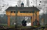Die Lok  Speyerbach  des Eisenbahnmuseum Neustadt stand am 30.11.2014 unter dem Reiterstellwerk in Neustadt.