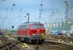 W�hrend des Umsetzen ins BW (1) Frankfurt konnte man rechts an der 216 224 (IGE) das Attentat sehen, was w�hrend der Fahrt ver�bt worden ist.Ein hinterh�ltiger Farbbeutel Angriff.