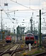 115 346-9 (links) und 216 224 (rechts/(IGE)) in der Abstellung des Frankfurter Hbf´s am 26.04.2015