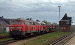 Ein SyltShuttle Autozug rangiert aus dem Bahnhof Westerland(Sylt) raus.