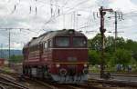 120 274-6 passierte das sch�ne Formsignal um die 211 049 ab zu schleppen.