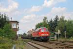 232 472 bespannte den heutige Saalebahnumleiter ab Engelsdorf nach Saalfeld. Nachdem in letzter Zeit diese Leistung ohne Zug gefahren wurde, hingen heute Ausnahmsweise wieder was dran, um genau zu sein 12 Wagen. Hier die Einfahrt in den Bahnhof Knauthain.