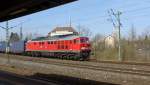Eine BR233 zieht einen G�terzug.
Aufgenommen im April 2015 an der Haltestelle N�rnberg-Dutzendteich.