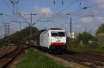 285 111 der ITL durchf�hrt mit einem Autozug am 17.04.14 den Bahnhof L�eipzig-Thekla in ri Sch�nefeld
