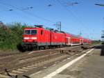 Personenzug RB 15722 mit Zuglok 143 166 im Bahnhof Weiterstadt am 05.Sept.2013