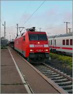 Die 152 076-6 mit einem G�terzug in Koblenz.