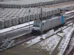 Railpool 186 147 hat bei Eisiger Kälte,am 07.Februar 2015,in Mukran beide Stromabnehmer angelegt.
