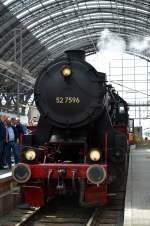 52 7596 der Eisenbahnfreunde Zollernbahn mit im Frankfurter Hbf am 26.04.2015.