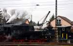 52 4867 der Historischen Eisenbahn Frankfurt beim Kohle laden im Eisenbahnmuseum Darmstadt Kranichstein am 13.12.2014