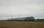 141 228-7 mit dem Sonderzug zum Weihnachtsmarkt der Nationen nach R�desheim des Eisenbahnmuseum Darmstadt-Kranichstein am 13.12.2015 zwischen Weiterstadt und Klein-Gerau.