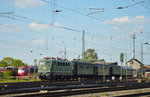 141 228-7 bei der Ausfahrt mit einem Sdz der UEF-Sektion Ettlingen nach Karlsruhe aus Darmstadt-Kranichstein am 07.05.2016