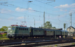 141 228-7 bei der Ausfahrt mit einem Sdz der UEF-Sektion Ettlingen nach Karlsruhe aus Darmstadt-Kranichstein am 07.05.2016