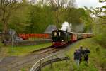 Die 11sm mit ihrem Zug bei der Durchfahrt am T�nissteiner Sprudel am 01.05.2015