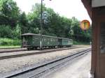 Der 790-474 und ein weiterer Personenwagen standen abgestellt in Cranzahl am 12.Juli.2013