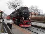 Der Personenzug nach Nordhausen f�hrt am Nachmittag des 16.12.2011 in Wernigerode Westerntor ein.