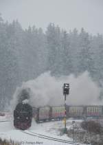 99 7245-6 verl�sst mit N 8903 bei Schneesturm den Bahnhof Drei-Annen-Hohne am 04.01.2016.