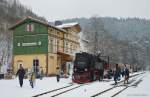 99 7245-6 beim Wasserfassen in Eisfelder Talm�hle am 04.01.2016.