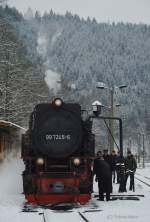 99 7245-6 beim Wasserfassen in Eisfelder Talm�hle am 04.01.2016.