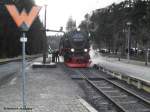 W�hrend meines Aufenthalts in Drei-Annen-Hohne am 12.12.2015 ist der Zug aus Eisfelder Talm�hle mit 99 7243-1 aus der Est.