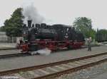 Lok 20 wird am 18.08.2013 in Benndorf f�r den anstehenden Fahrbetrieb vorbereitet.