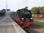 99 4011 kam,am 07.September 2014,mit ihren Zug aus G�hren in Putbus am Gemeinschaftsbahnsteig an.Bild des Monats September.2014