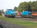 Die  kleine  251 901 fuhr,am 07.September 2014,an der  Gro�en  293 021 in Putbus vorbei.