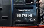 99 1781-6 ist bei der Rügenschen Bäderbahn im Bahnbetriebswerk Putbus beheimatet und hat die Gattung K 57 9 (K steht für Kleinbahn, 5 steht für Anzahl der angetriebenen Achsen, 7