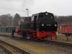 Wieder einmal mußte der Zugführer für 99 4801,am 21.Februar 2016,in Putbus die Weiche stellen.