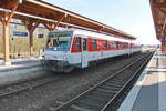 928 509 mit 628 509 als Sylt Shuttle am 18. April 2018 im Bahnhof Niebüll. 