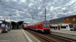 Eine Talent 2 nach Bamberg, eine DR-Doppelstockwagenzug nach Großheringen und 650 nach Erfurt stehen im Bahnhof von Saalfeld(Saale).