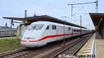 Ein ICE nach München Hbf steht am Gleis 6 in Braunschweig Hbf.