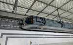 S-Bahn steht in der Station Leipzig Wilhelm-Leuschner-Platz zur Abfahrt bereit.