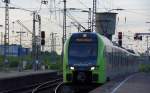 Ein Flirt-Triebwagen der Nordbahn f�hrt in den Kopfbahnhof Hamburg Altona ein.