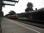 Am 23.08.2011 f�hrt ein Regionalexpress aus Halle (Saale) in den Bahnhof Sandersleben (Anhalt) ein.