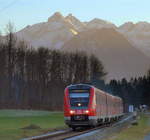 Zwei 612er sind als RE von Oberstdorf nach Augsburg hier südlich von Altstädten im Allgäu unterwegs. Aufgenommen im Dezember 2016.