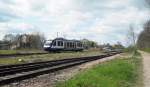 Ein aus Halle (Saale) kommender HarzElbeExpress, ein Lint27-Triebwagen der BR VT648 f�hrt am 18.04.2015 gerade in den Bahnhof Nauendorf ein.