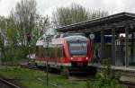 Ein Triebwagen der Baureihe 648 f�hrt aus dem Bahnhof Husum als RB nach Bad St.Peter Ording aus.