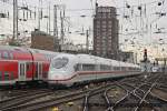 ICE Velaro D 407 013 f�hrt am 25.12.2013 in den K�lner Hbf.