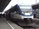 OLA VT 0010 mit Ziel Ueckerm�nde Stadthafen im Bahnhof Neubrandenburg am 14.12.13