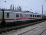 Bpmbdz 61 80 84-94 016-1 eingereiht im IC 2213 Binz-Stuttgart,am 26.Dezember 2013,beim Halt in Bergen/R�gen.