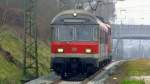 Karlsruher Kopf vorraus hei�t es bei der RB nach Kronach, die soeben in den Bahnhof Hallstadt(b.