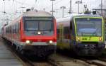 Begegnung in Bamberg von der RB aus W�rzburg(2 n-Wagen, 1 Modus-Wagen und 111 am Zugschluss) und der Agilis die Richtung Abstellanlage unterwegs ist.