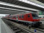 Eine RB nach Treuchtlingen steht in München Hbf an Gleis 20 bereit.